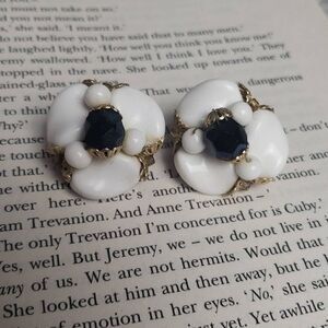 Vintage Black and White Plastic Cluster Clip On Earrings